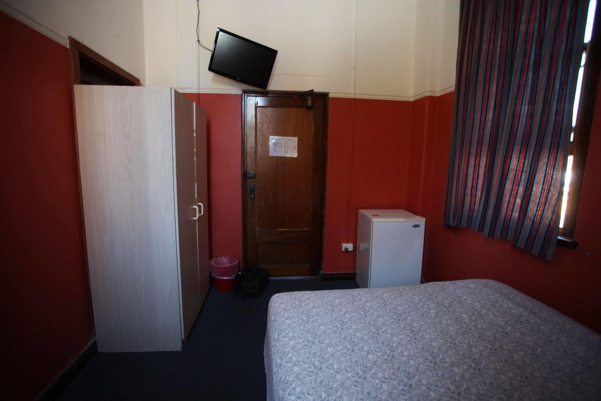 The Old Swan Barracks Hostel Perth Exterior photo